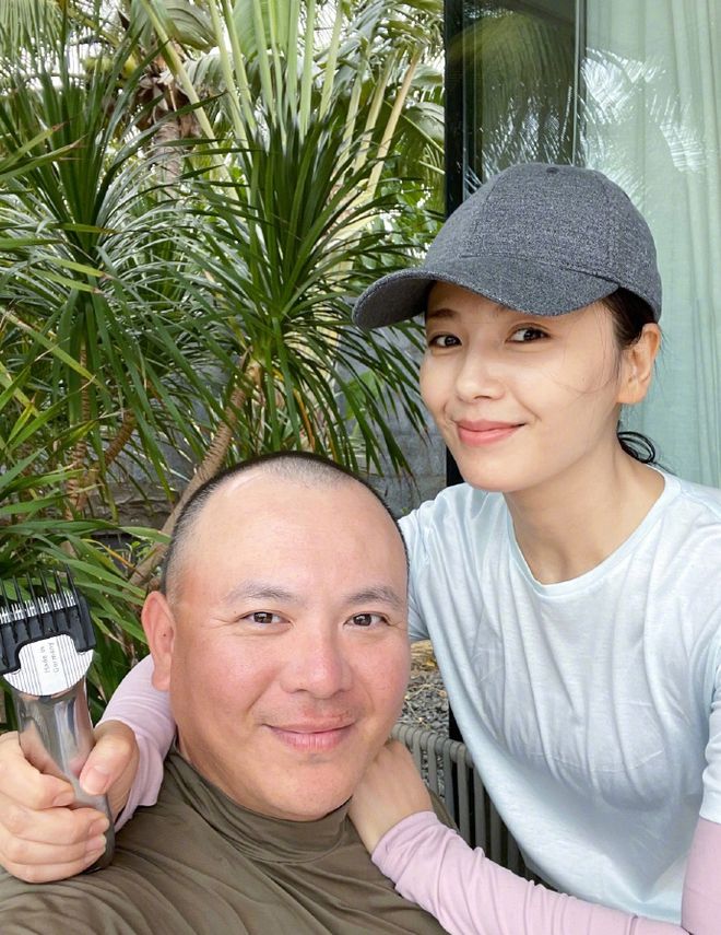 韩雪曝娱乐圈某女明星黑料,_刘涛贤妻形象争议_刘涛黑历史曝光