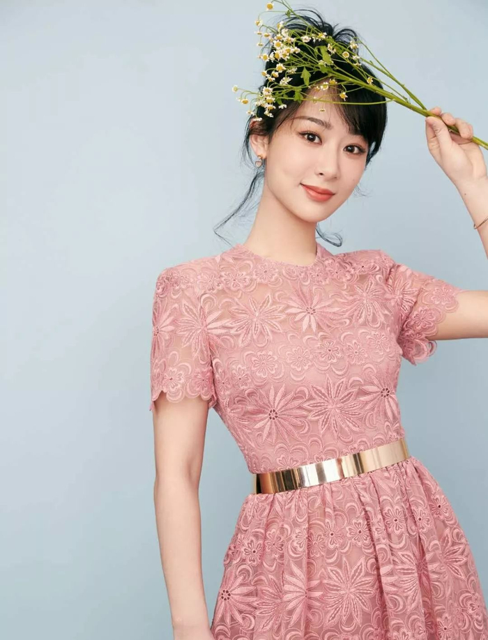杨紫被黑了?倪妮感情的料?李易峰地位尴尬?